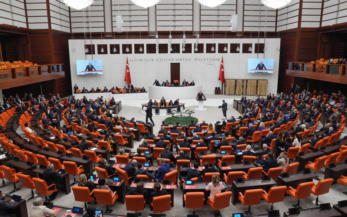 10. Yargı Paketi, 8 madde çıkarılarak kabul edildi