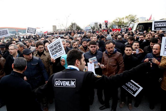 Samanyolu, Zaman ve Emniyet'e operasyon