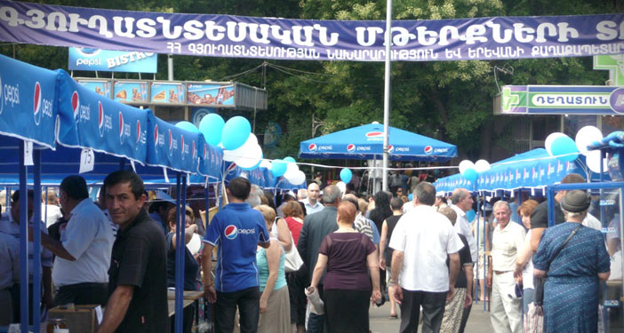 Տոլարը եւ ազգային արժոյթները