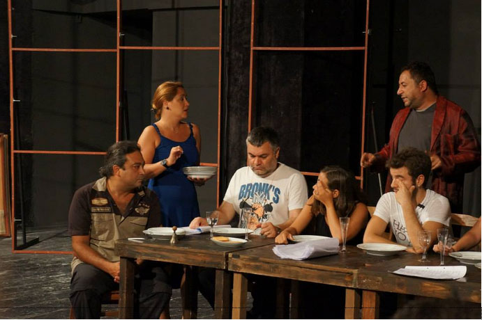 Engellilerin ulaşamadığı her görüntü siyah ve cansız