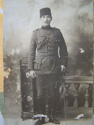 Ömer Naci, 1914’e kadar Taşnaklarla yakın ilişkisini bir İttihat Terakki toplantısında “Ermenileri benim kadar yakından tanısanız, tehlikeli olmadıklarını bilirdiniz” diyecek kadar sürdürmüş ve sonrasında Ermeni Soykırımı kararı alınmasından önemli etkisi olan İttihat ve Terakki ile Teşkilat-I Mahsusa üyesi olan subay.