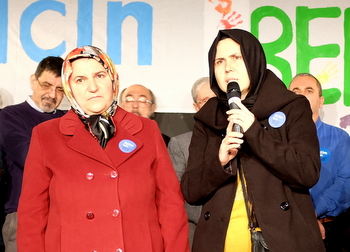 Yırca Köyü'nden Firdevs Ünlü ve Hamide Akın