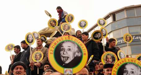 HDP'den anadile ilişkin 8 dilde soru önergesi