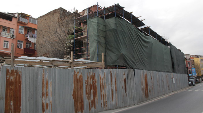 Bulgar Vakfı’nı kendi binasında işgalci yaptılar