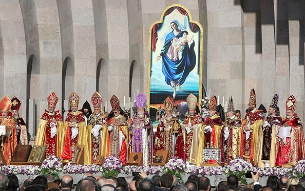 Soykırım kurbanları için 100 kilise çanı