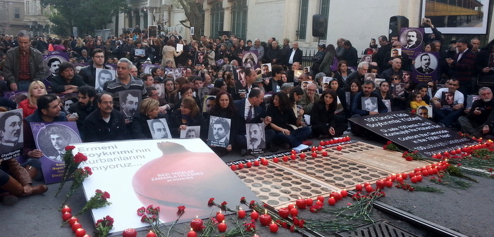 Binler soykırım kurbanlarını anmak için buluştu