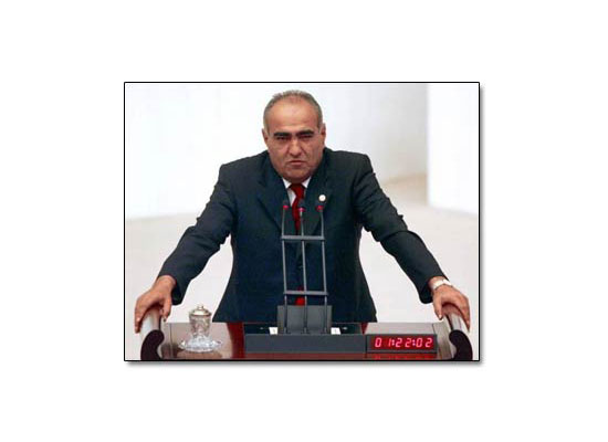 Hakareti mahkum ettiren Sarıbaş da hakaret etmişti