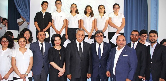 Bülent Arınç’tan Surp Haç Tıbrevank Lisesi’ne ziyaret