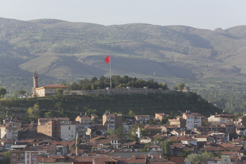 Ünlü Anaitis Tapınağı'nın yer aldığı Zile (Zela) Kalesi. Ermenilerin buradaki tapınağa saygı gösterdikleri bilinmektedir. 