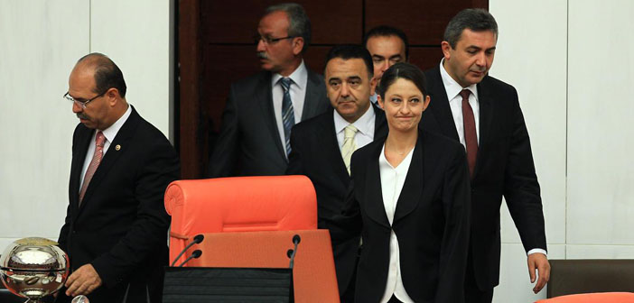 Mecliste olağanüstü toplantı başladı