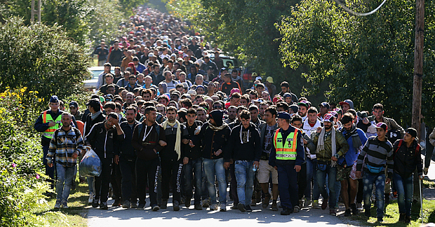 AB, Doğu Avrupa ülkelerine rağmen kota planını kabul etti