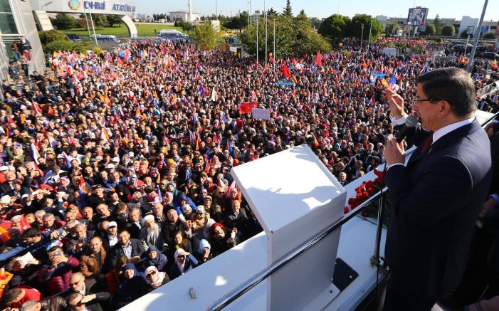 Davutoğlu - Erdoğan görüşmesi sonrası İstanbul’da miting