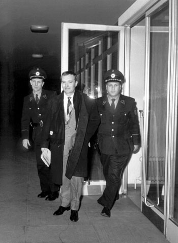 rudolf augstein 103 gun tutuklu kaldı.