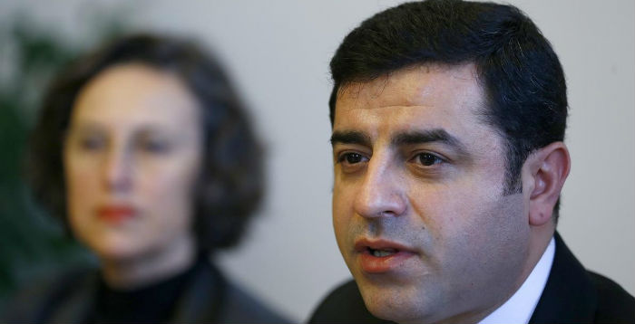 Demirtaş: Ölü Kürt'ten bile korkuyorsunuz