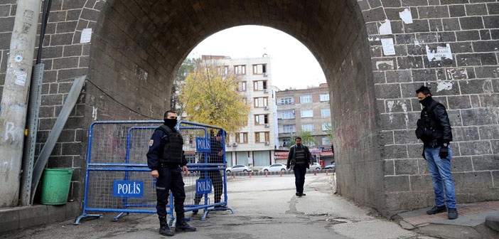 Sur'da yeniden sokağa çıkma yasağı