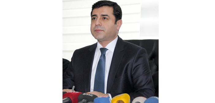 Demirtaş: Tüm vekillerin dokunulmazlık zırhı kalksın