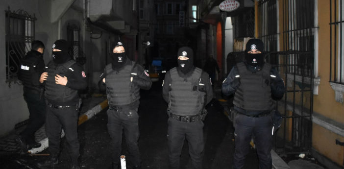 HDP Beyoğlu’na helikopterli baskın
