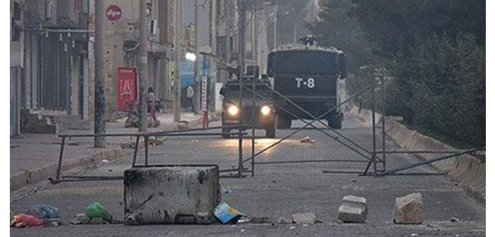 Sur'un bir mahallesinde sokağa çıkma yasağına iki saatlik ara