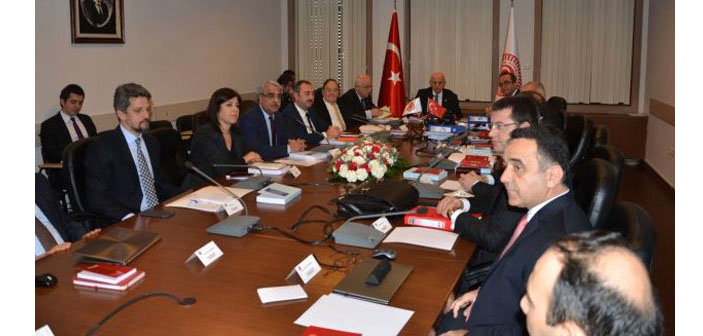 Anayasa Uzlaşma Komisyonu dağıldı