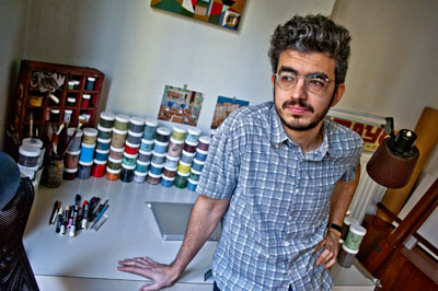 Cem Dinlenmiş. Fotoğraf: Berge Arabian 