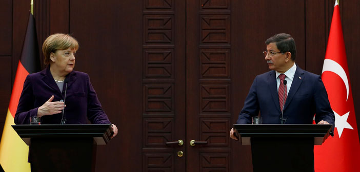 Davutoğlu-Merkel görüşmesinde çeviri skandalı