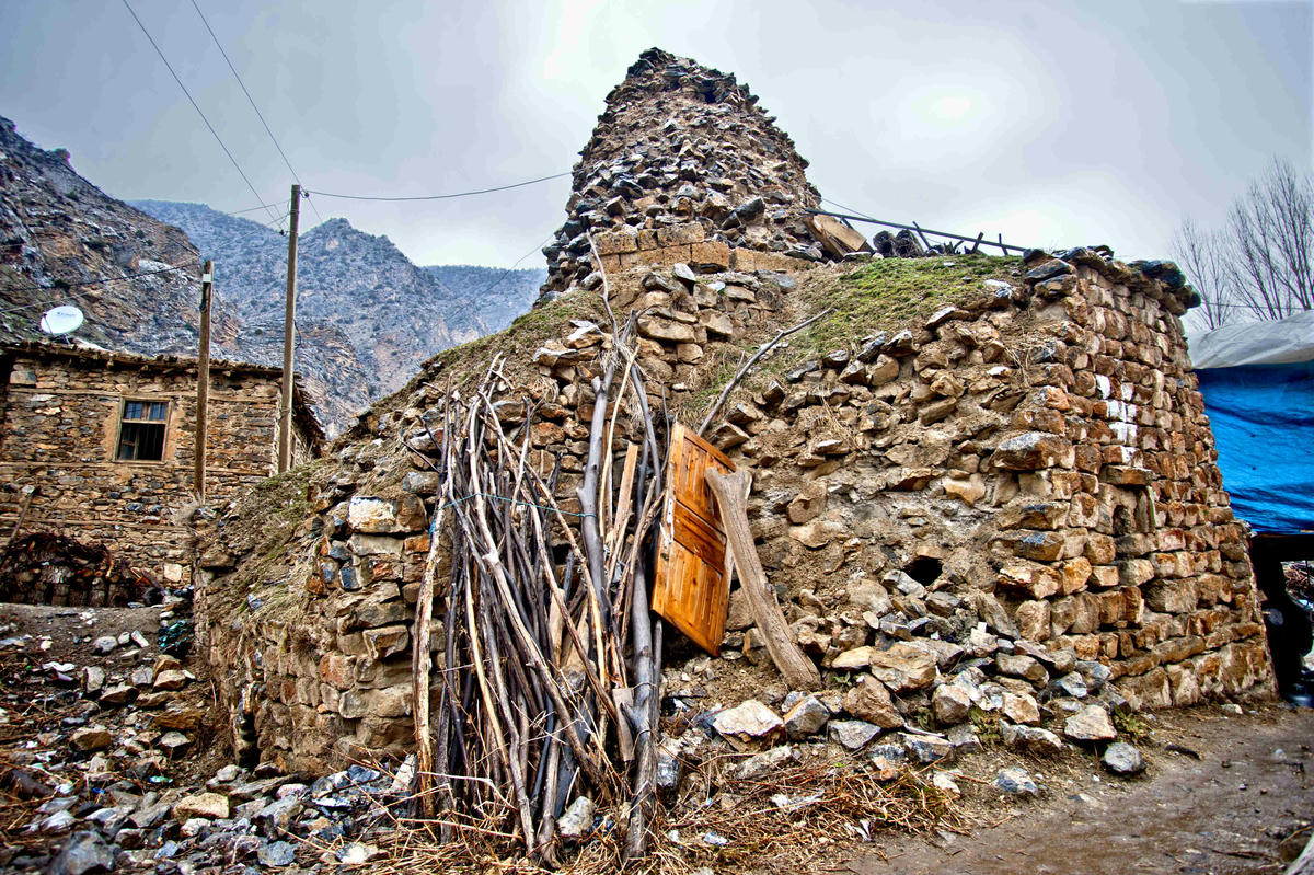 Sortkin Köyü'ndeki kilise 