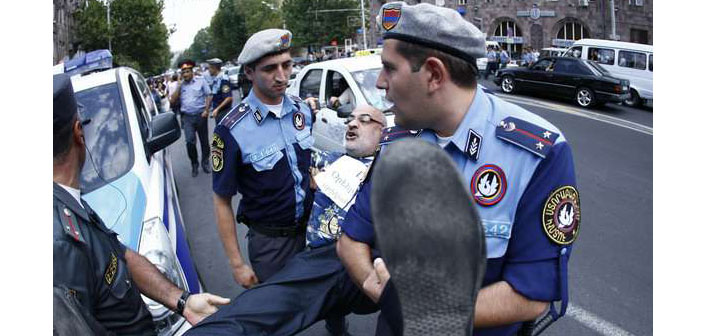 Ermenistan’da hayli tanıdık bir tartışma