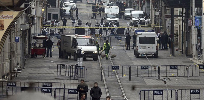 ‘Hepimiz için dışarıda yabancısı olduğumuz bir cellat var’