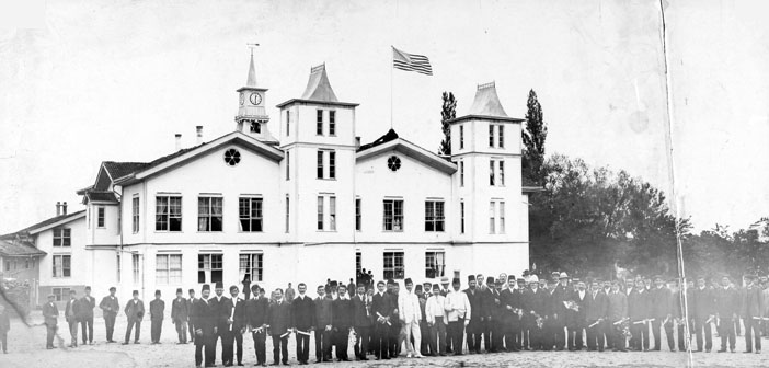 Profesörleri de vururlar