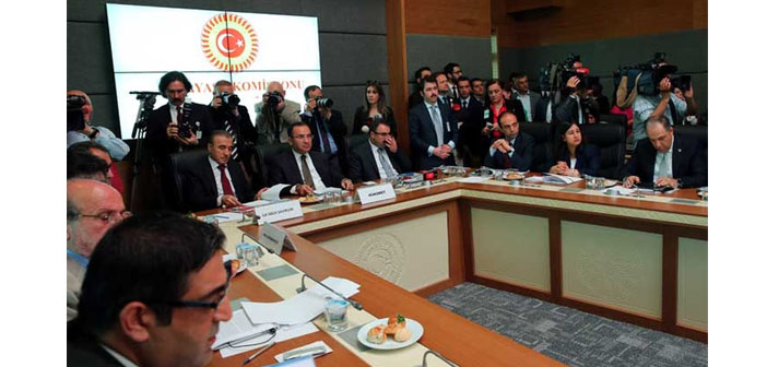 Aydınlardan vekillere çağrı: Dokunulmazlık teklifine 'hayır' deyin