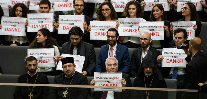 'Soykırım tasarısı Türkler de dâhil pek çok Almanyalının gözünü açmış olabilir'