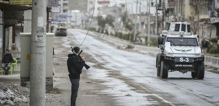 İHD: Lice- Kulp- Bingöl üçgenindeki köy ve mezralarla iletişim kurulamıyor