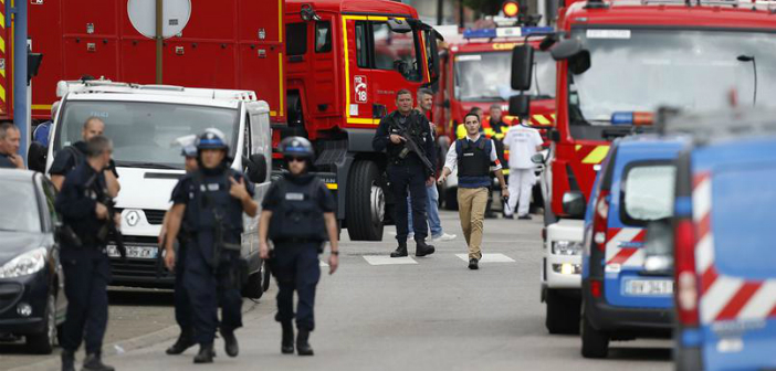 Fransa'da rehine krizi: Papaz öldürüldü