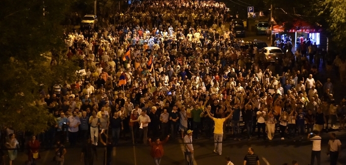 Ermenistan’ın 'delileri' ne istiyor?