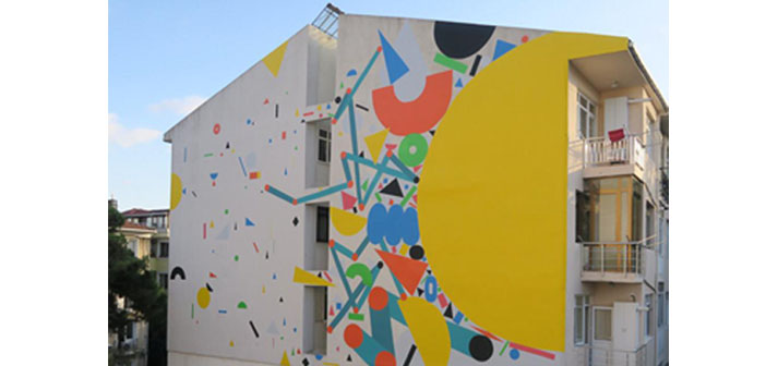 Duvarlara iyi bakın!