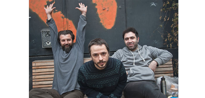 Gevende kısa ve kuvvetli cümleler kuruyor