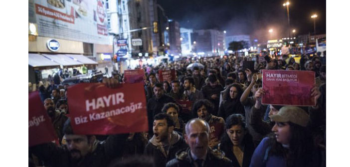 Referandum protestoları devam ediyor