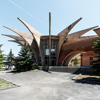 Sovyet Ermenistan'ından büyüleyici mimari eserler