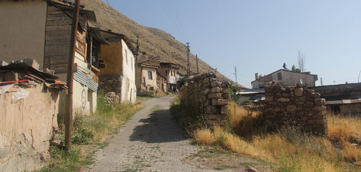 ‘Gittiler, zaman döndü, buralar öksüz kaldı’