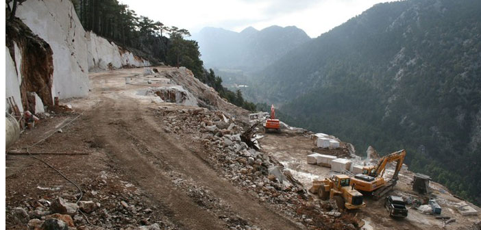 Kadim Aziz Paul yolu tehdit altında