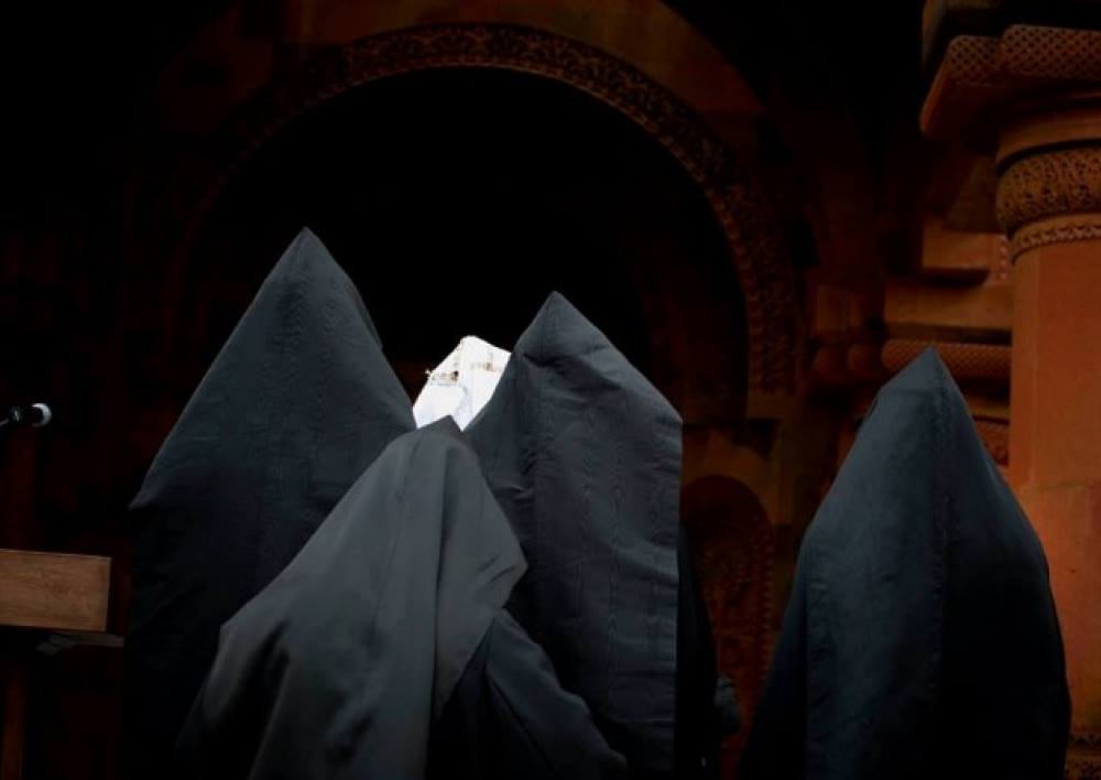 Կուսակրօնութիւնը անառակութիւն է, սնապաշտութիւնը քրիստոնէութիւն չէ