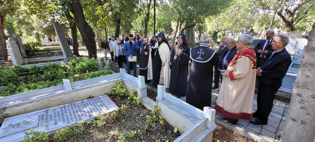 Սկիւտարի բարձունքին Պալեան ընտանիքի յիշատակութիւն