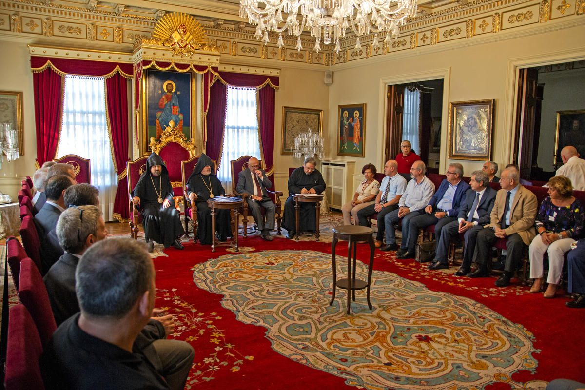 AGOS'UN MERCEĞİNDEN/Kumkapı'da işler nasıl yürüyor? Gördük.