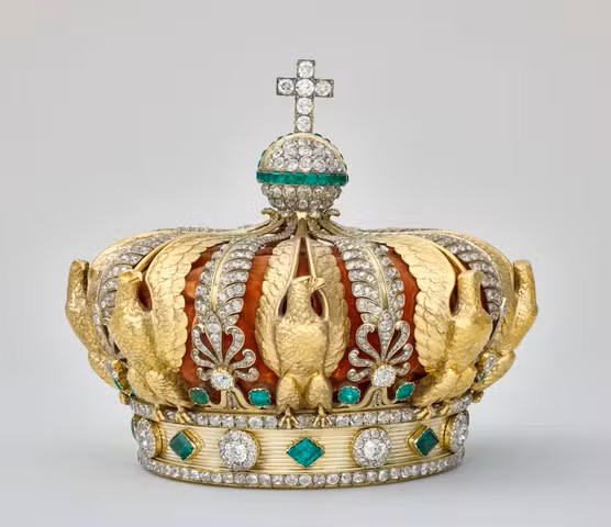 Louvre soygunu: Sekiz 'paha biçilmez' mücevheri çalanlar hala aranıyor