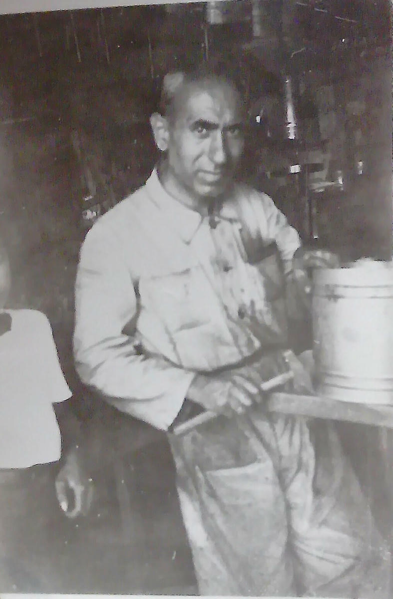 Dedem Garabed tezgahının başında