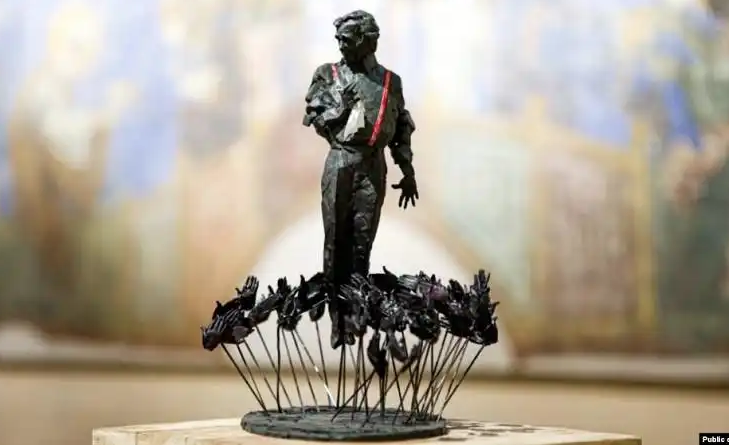 Երեւանի մէջ պիտի բացուի Շառլ Ազնաւուրի արձանը