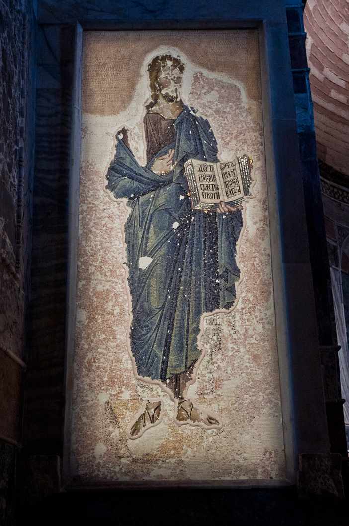 Kilisenin ana bölümünün kuzey tarafında, çerçeve içine alınmış bir tasvir: ‘Yaşayanların Ülkesi İsa’ 