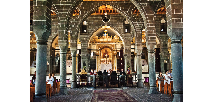 Սուրբ Կիրակոսի թաղականութիւնը դատ բացաւ