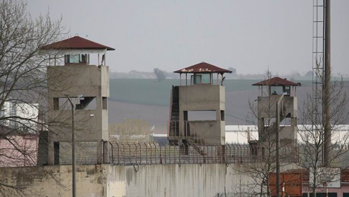 Cezaevlerine gazete girişine kısıtlama