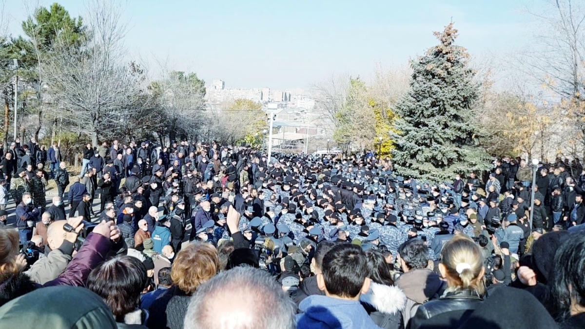 Խառնակչութիւնը չի հանդարտիր